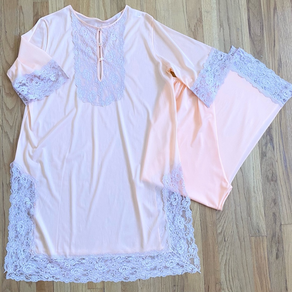 Vintage 60s Nylon Pants Pajamas *Medium* PEACH Lace Keyhole Tunic Lounge Set